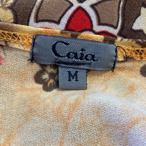 Caia Ladies Vibrant Floral Top - Picture 6 of 6